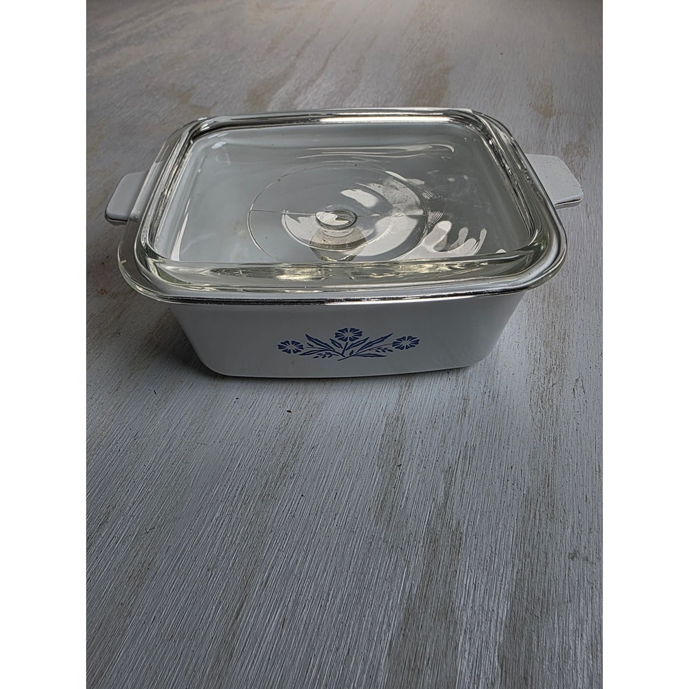 Vintage Corning Ware Blue Cornflower P-4-B 1.5 QT Casserole Dish with Lid USA